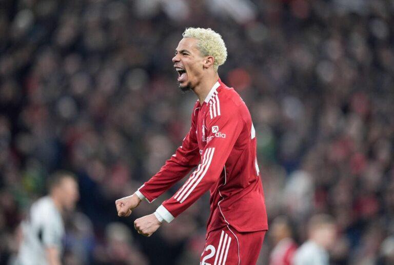 Liverpool revierte el marcador y derrota 4-1 al Newcastle en Anfield con Ekitike como figura